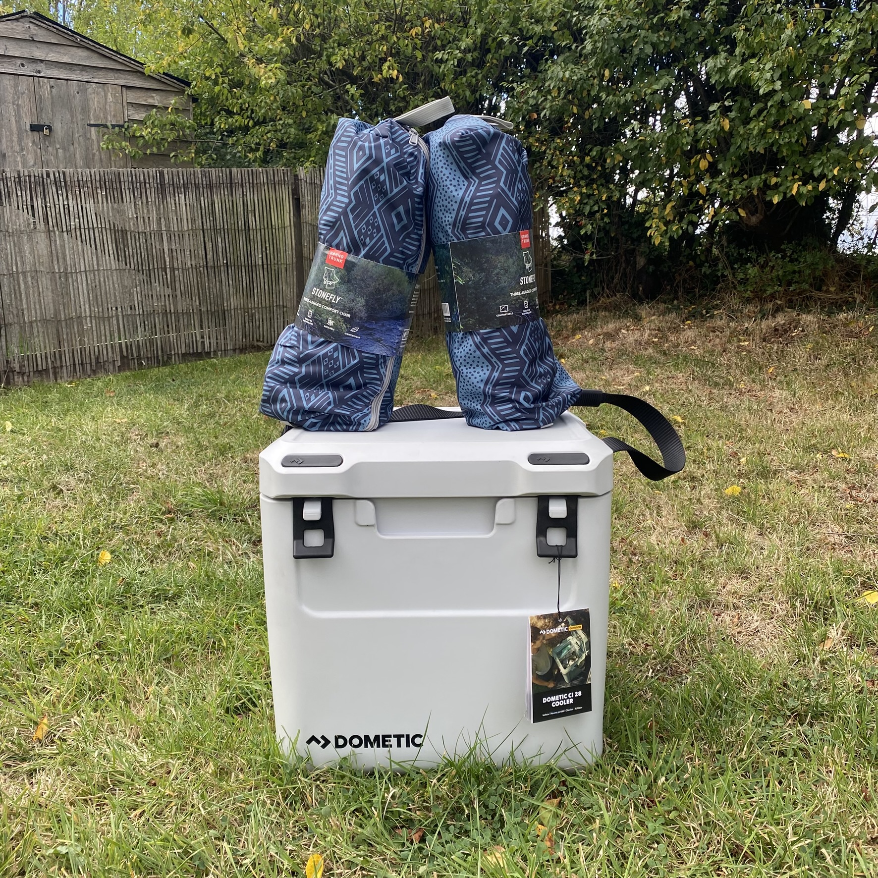 Dometic Cool Ice CI 28 Cool Box + 2 Grand Trunk Stonefly Chairs